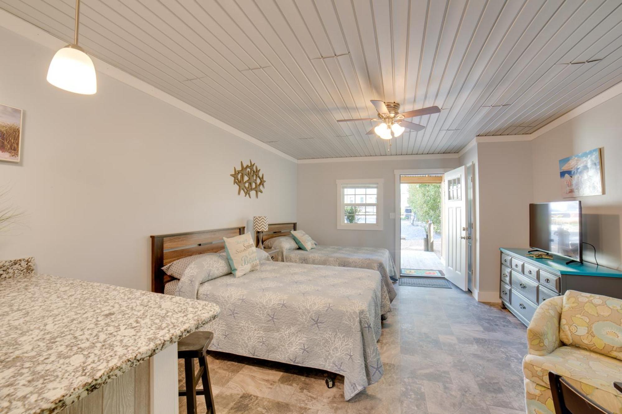 Ocean Isle Beach Studio With Patio - 1 Mi To Pier! Экстерьер фото